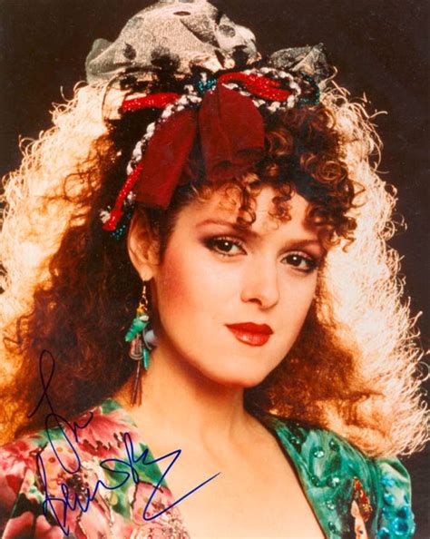 30 Glamorous Photos of Bernadette Peters in the。